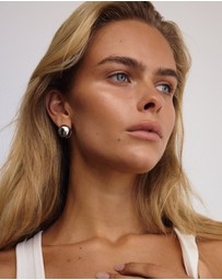 CENDRE - Odilla Huggie Earrings