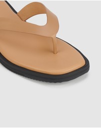 Rollie - Square Toe Thong