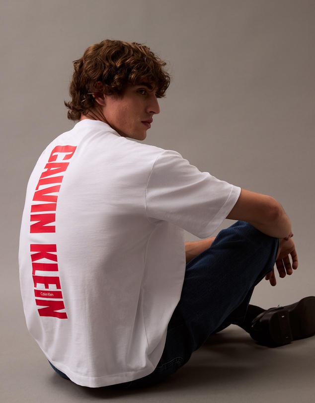 Calvin Klein Jeans - Vertical Logo Graphic Classic T-Shirt