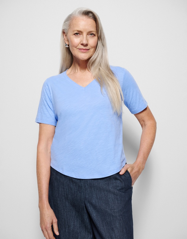 Commonry - Rue V Neck Tee