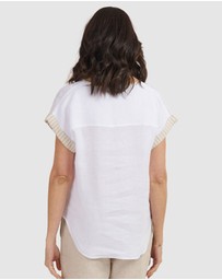 CAMIXA - Martina Linen V-Neck T-shirt