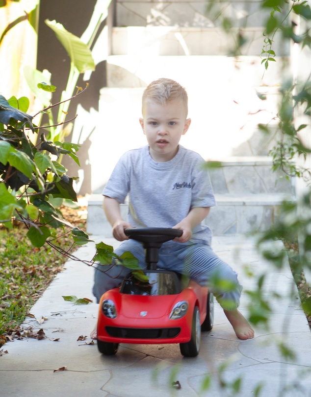Freeplay Kids - Porsche Carrea GT Foot To Floor Ride On