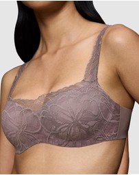 Triumph - Body Make Up Illusion Lace Balconette Bra