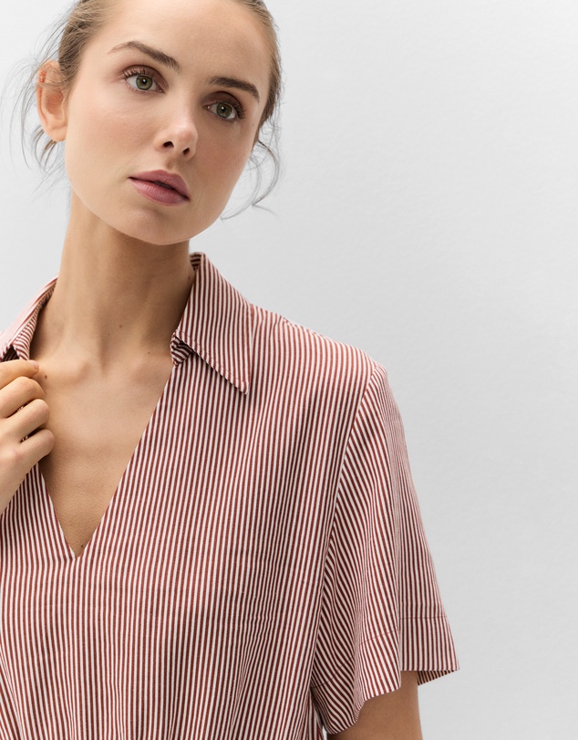 UNISON - Collared V Neck Dress