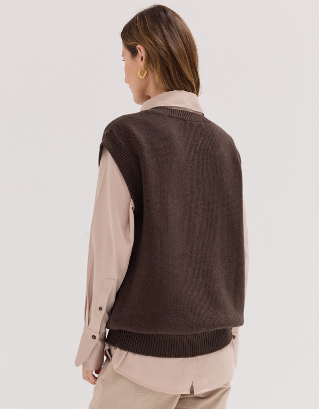 Cloth & Co. - The Crew Neck Vest Brazil Nut