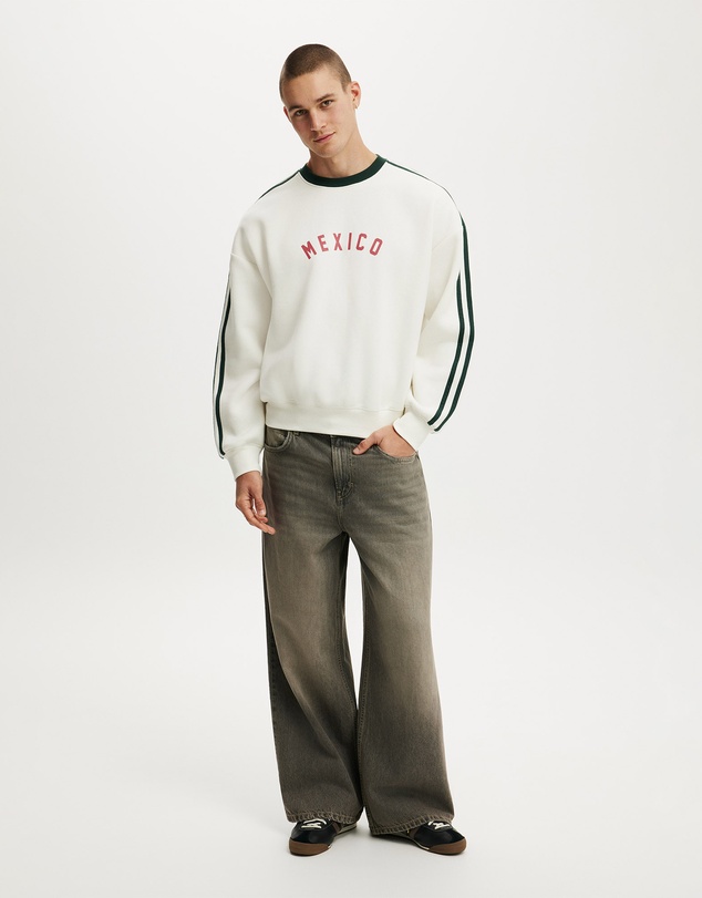 Cotton On - Oversized Graphic Crew Sweater