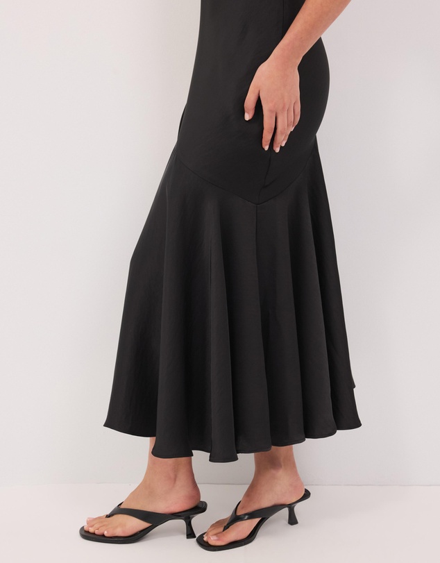 Calli - Easton Satin Midi Dress