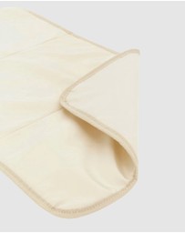 GUESS - Teddy Bear Newborn Changing Mat