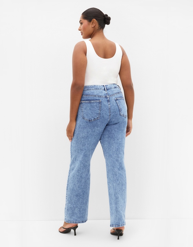 City Chic - Plus size Harley Fit Ivy Straight Leg Regular Jean - mid wash