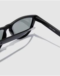 Hawkers Co - Polarized Black Purple One Raw Sunglasses for Men and Women UV400