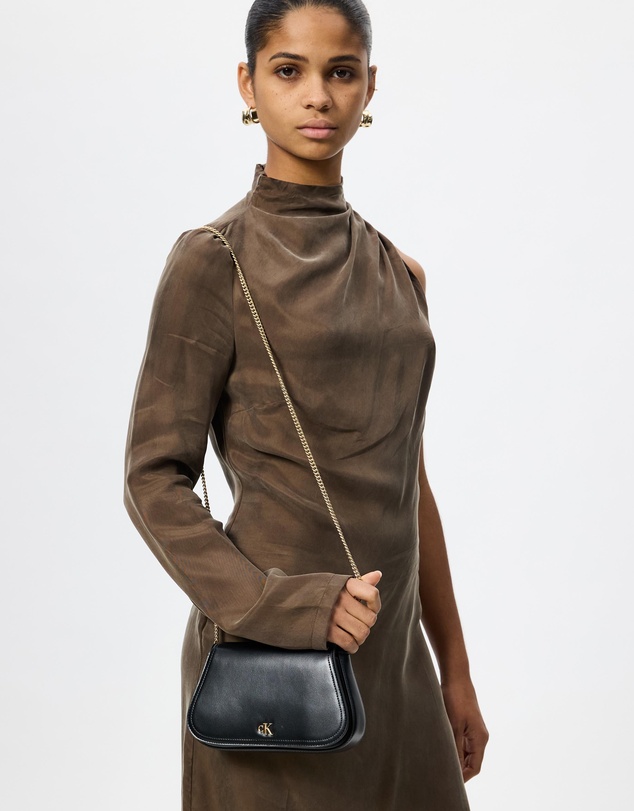 Calvin Klein - CK Curved Wallet on Chain