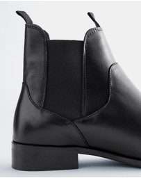 & Other Stories - Pointed-Toe Leather Chelsea Boots