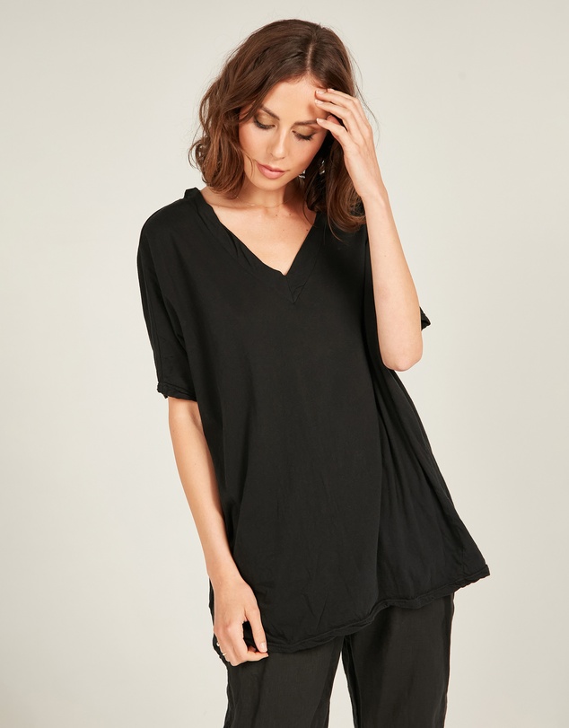 Primness - Loose V Tee