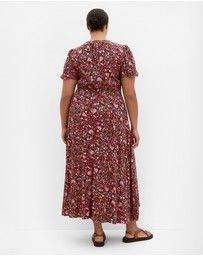 City Chic - Aliya Ditsy Print Maxi Dress