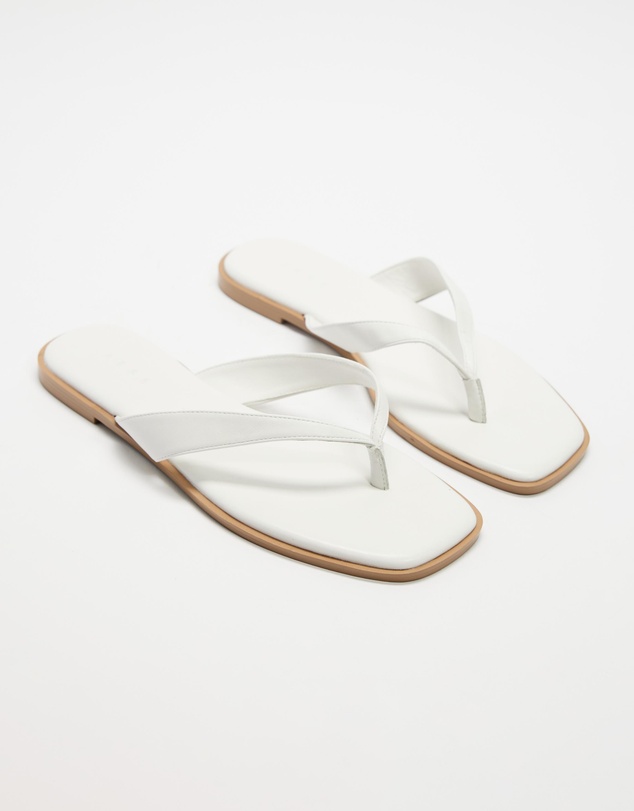 AERE - Flat Leather Thongs
