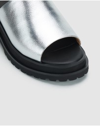 Rollie - Slide Step Flat