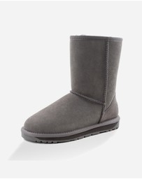 Ozwear Connection Uggs - Ugg Classic Short Boots (Water Resistant)