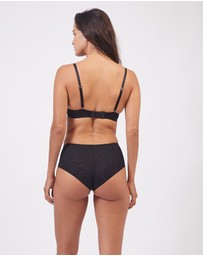 Cinnamon Swan - Marbella Hipster 