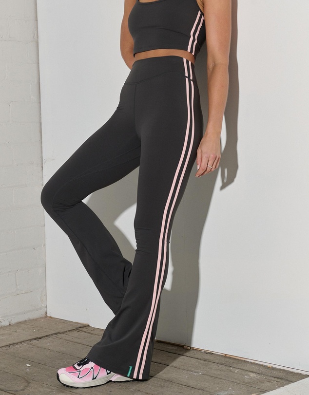 Pinky & Kamal - Vibration Flare Tights