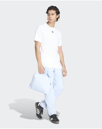 adidas Originals - CHEST STRIPES ENGINEERED COLLAR TEE Mens