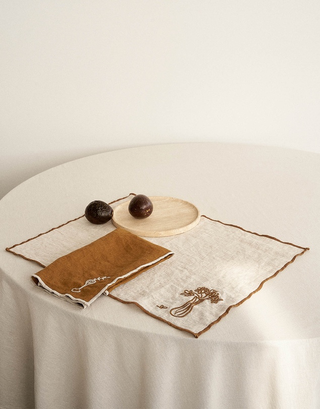 Black Blaze - Embroidered Linen Placemat Set