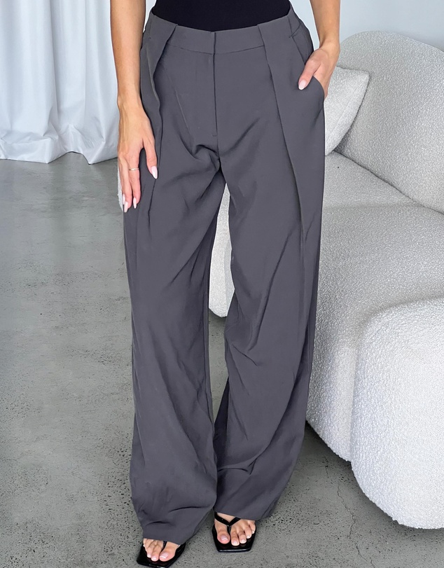 Dazie - Own It Pleated Tailored Pants