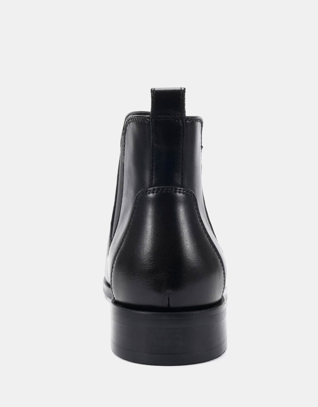 Clarks - Niall Black