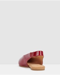 Rollie - Pointed Slingback Flat