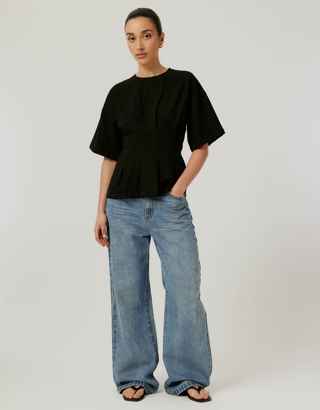 Calli - Tucked T-Shirt