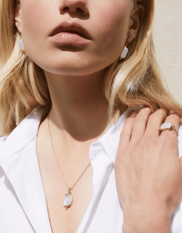 Najo - Fleur Yellow Gold Rainbow Moonstone Ring