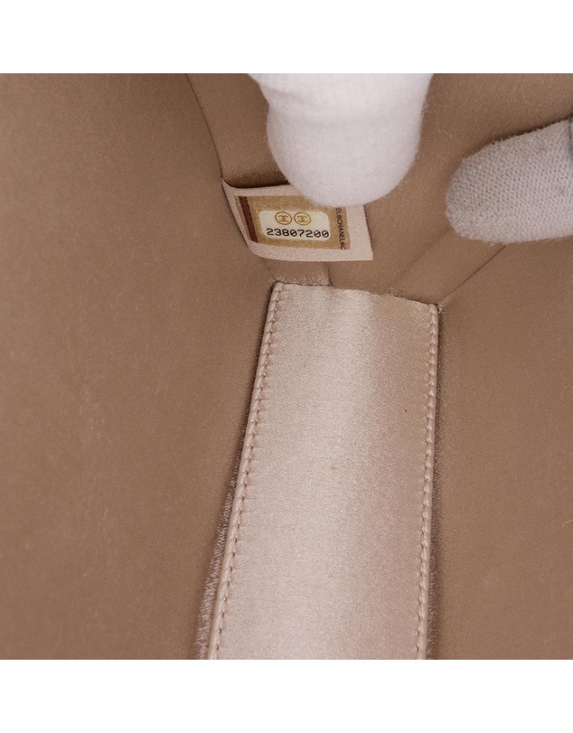 Pre-Loved by Azura Reborn - Pre-Loved chanel Quilted Lambskin Leather Crossbody