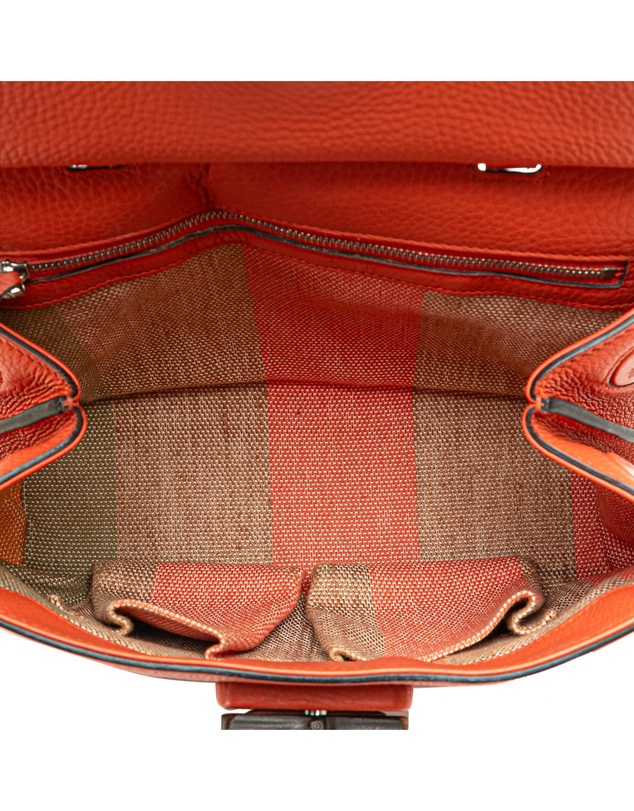 Pre-Loved by Azura Reborn - Pre-Loved gucci Elegant Leather Handbag with Top Handle and Shoulder Strap