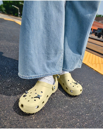 Crocs - Classic Clogs - Unisex