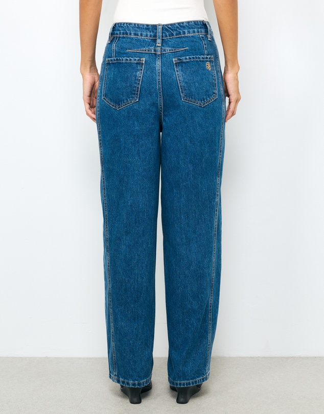 AERE - Mid Rise Straight Leg Jeans