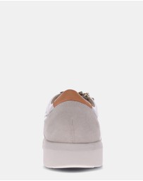 Mia Vita - Baxley Zip Casual Sneaker - White/Apricot