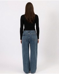 Style Addict - The Twist Top