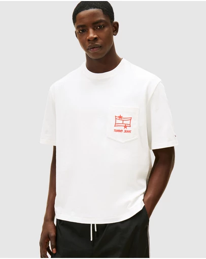 Tommy Jeans - 90s Graffiti SS Pocket T-Shirt