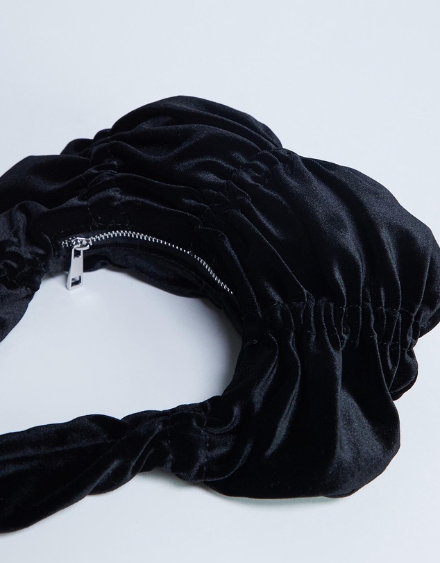 TOPSHOP - Sapphire Ruched Velvet Shoulder Bag