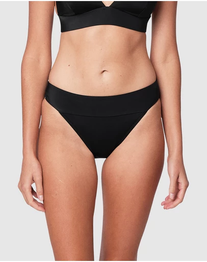 UNE PIECE - Classic Sassy Cheeky Bikini Bottom