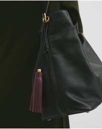 Country Road - Tassel Leather Charm
