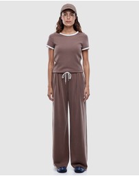 ENA PELLY - Elly Fitted Tee