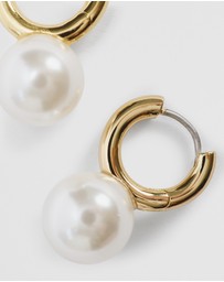 Country Road - Sleeper Pearl Drop Earring
