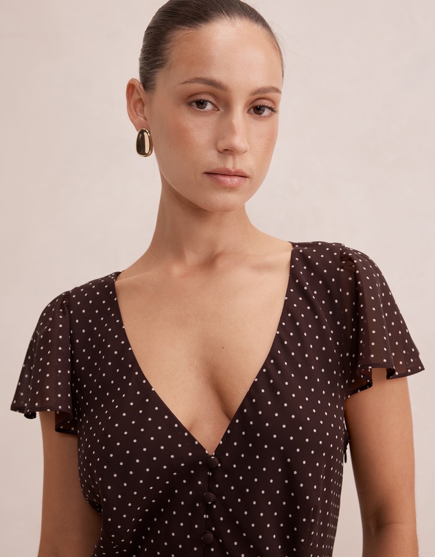 Forever New Petite - Daphne Petite Flutter Sleeves Blouse