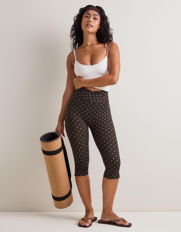 TALA - Dayflex Wrap No Front Seam Capri Leggings