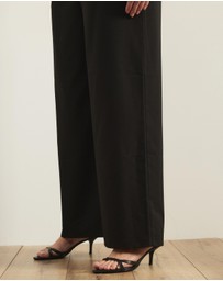 Atmos&Here Curvy - Agnes Pleated Tailored Pants