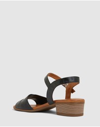 Easy Steps - Maisy