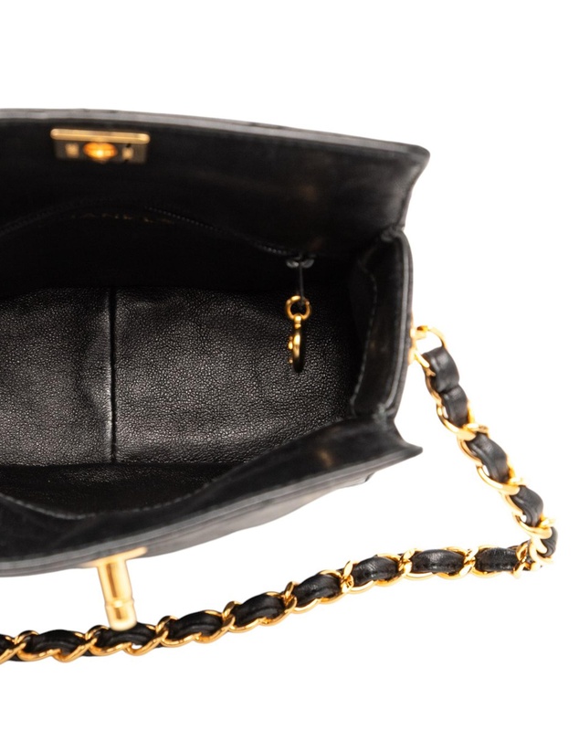 Pre-Loved by Azura Reborn - Pre-Loved CC Quilted Lambskin Turnlock Handbag