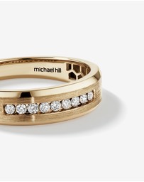 Michael Hill - Ring with 0.15 Carat TW of Diamonds in 10kt Yellow Gold