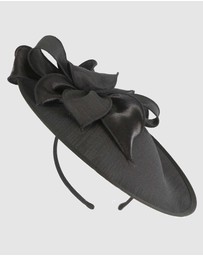 Max Alexander - Black Plate Racing Fascinator