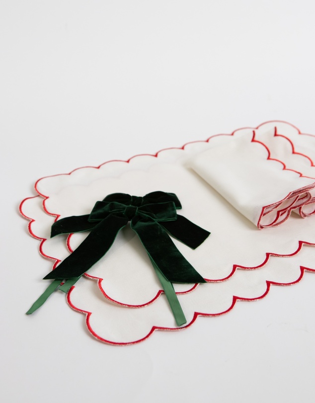 Tablescaped - A touch of red - Set of 4 Napkins